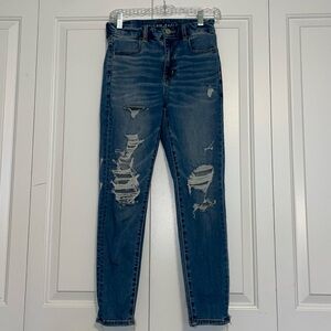 AMERICAN EAGLE™ RIPPED BLUE JEANS *SHORT*